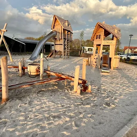 Family Near Lake, And Dunes Ferienhaus *