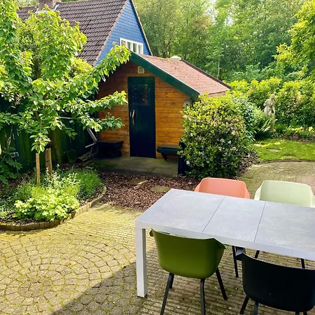 Family Near Lake, And Dunes * ノールトウェイケルハウト　