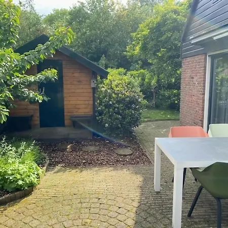 Family Near Lake, And Dunes ノールトウェイケルハウト　
